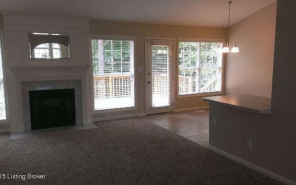 8822 Great room to kitchen