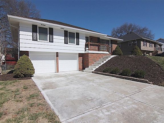 2nd image of 2700 NE 67th Ter
