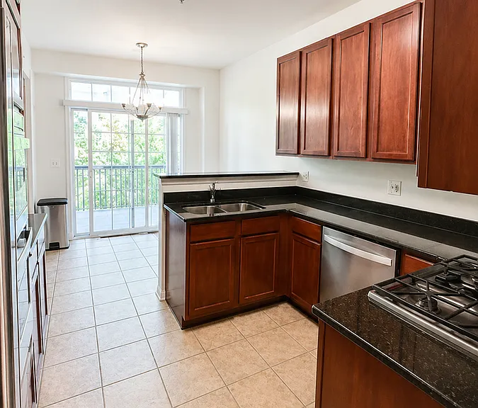 2154 Yale Cir #2154 — Photo 4
