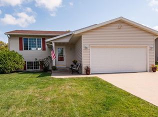 485 Lally Ln, Zumbrota, MN 55992