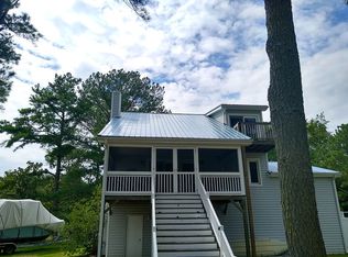 5433 Pearl Dr, Chincoteague, VA 23336