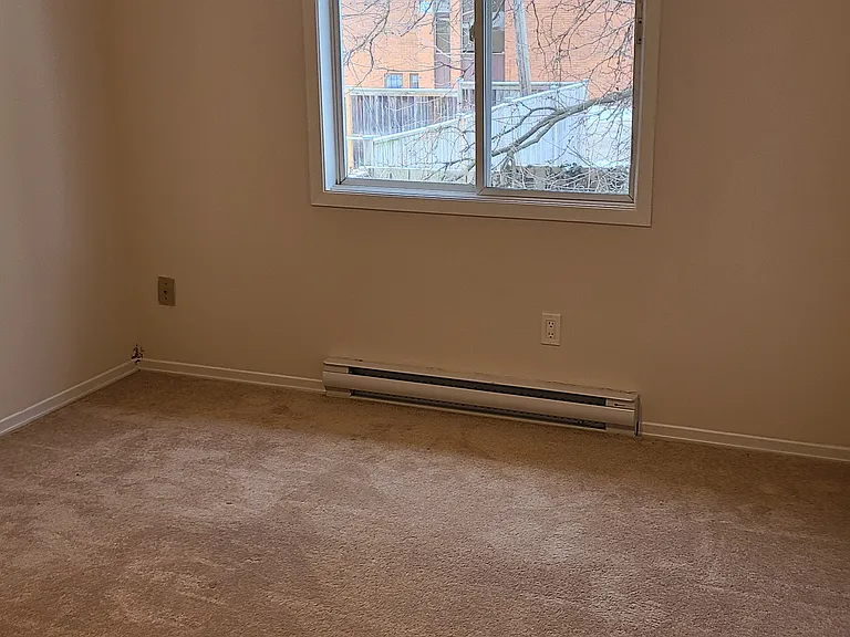 1216 Commissioners Rd W #11 — Photo 12