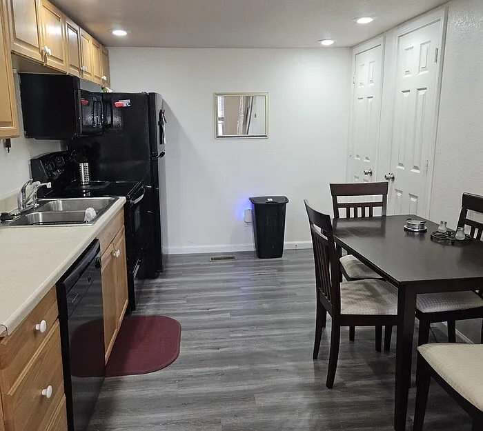 527 Cherokee St — Photo 4