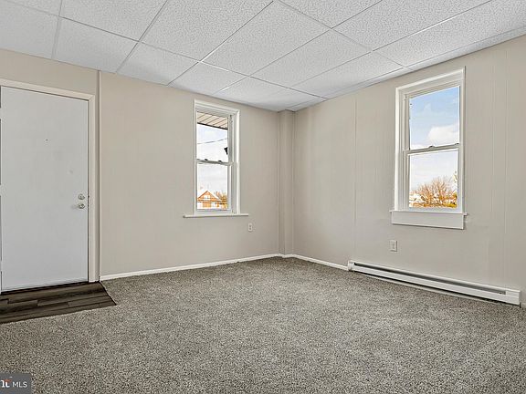 2nd image of 419 6th St #2