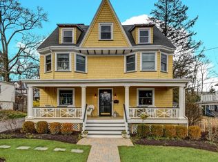 25 Ridgewood Ter, Maplewood, NJ 07040