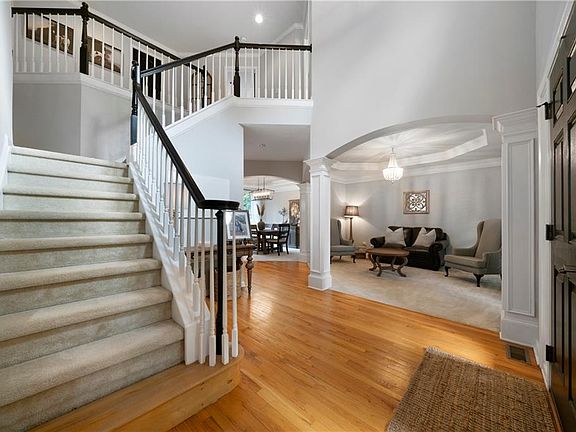3rd image of 685 Sienna Dr