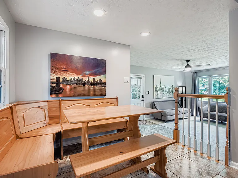 2872 Clearbrook Dr — Photo 16
