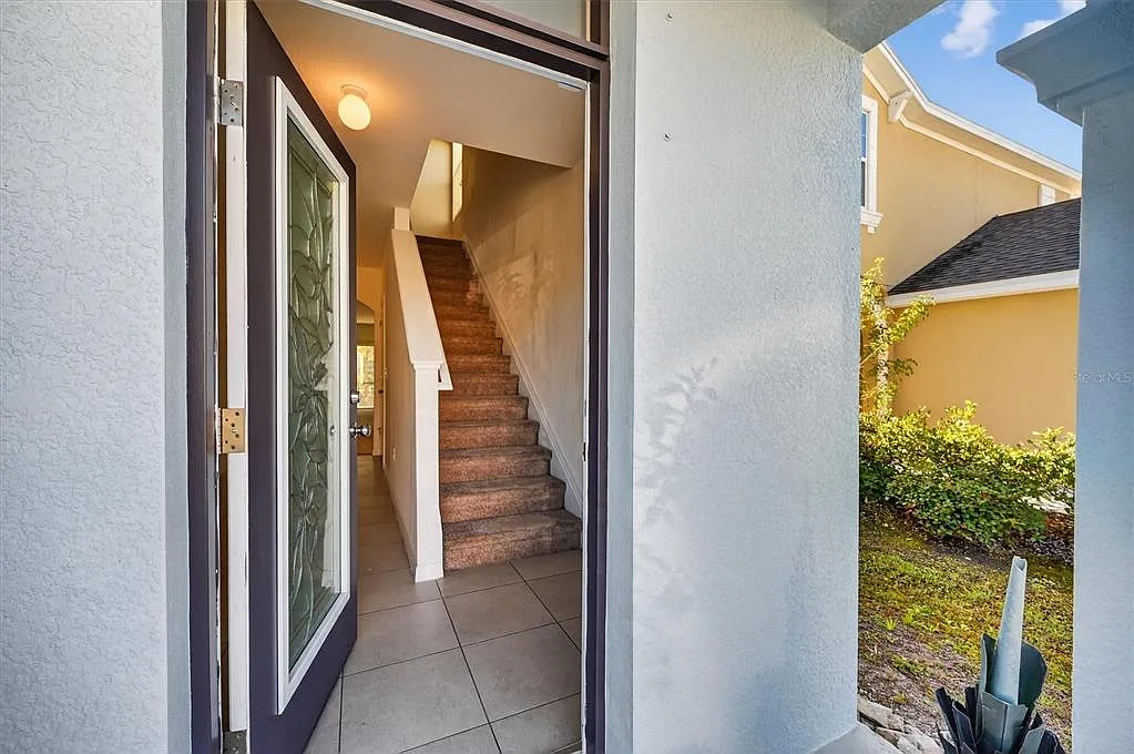 5 bed, 3.0 bath, 2520 sqft, $2,850 — Photo 4