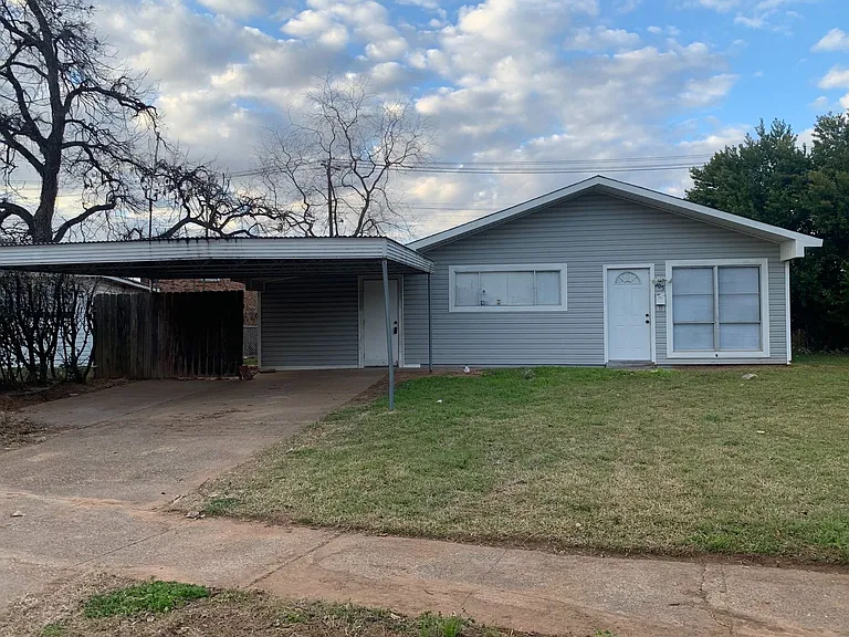 905 Rickey Pl — Photo 1