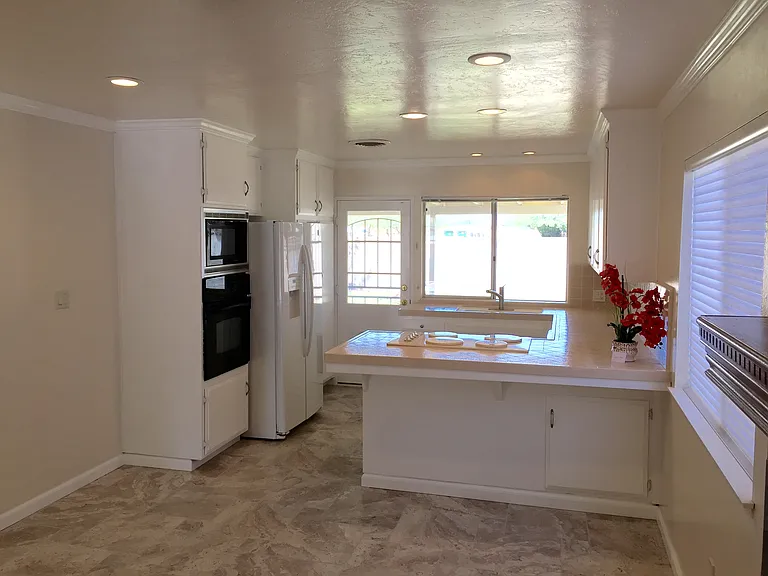 425 Peg St — Photo 6