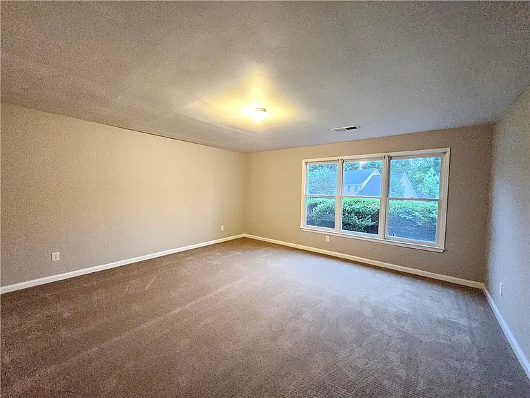144 Hunters Trce — Photo 12