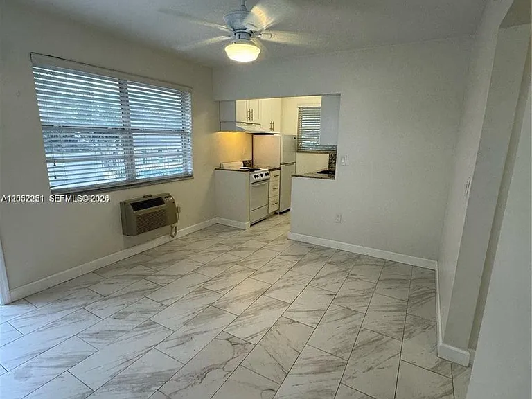 11890 NE 16th Ave #6 — Photo 1
