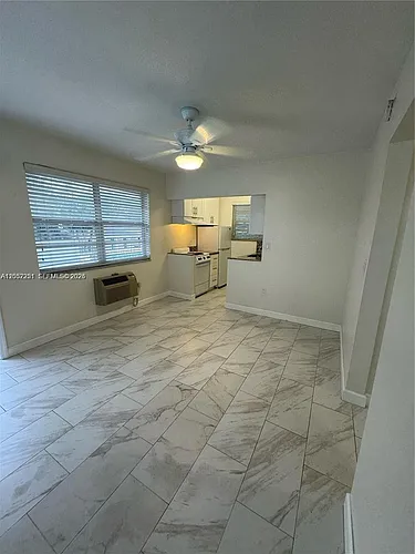 11890 NE 16th Ave #6 Photo 1