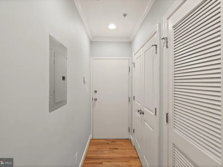 430 Irving St NW #102 — Photo 8