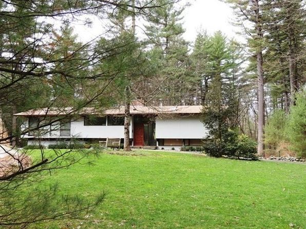 60 Garnet Rock Ln