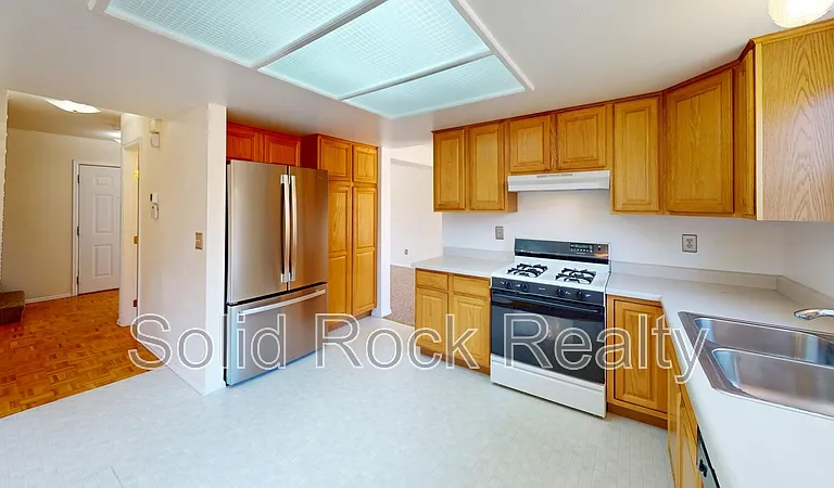 2635 Leoti Dr — Photo 3