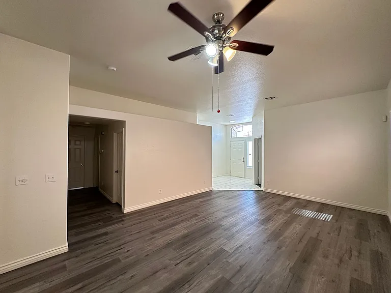 9450 Hanta Ave — Photo 4