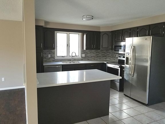 4th image of 2703 Stenzel Ave