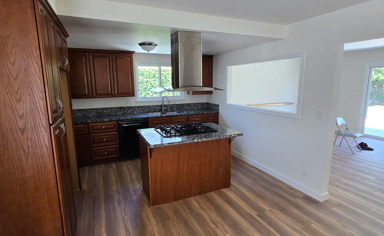 3 bed, 1157 sqft, $4,100 — Photo 4
