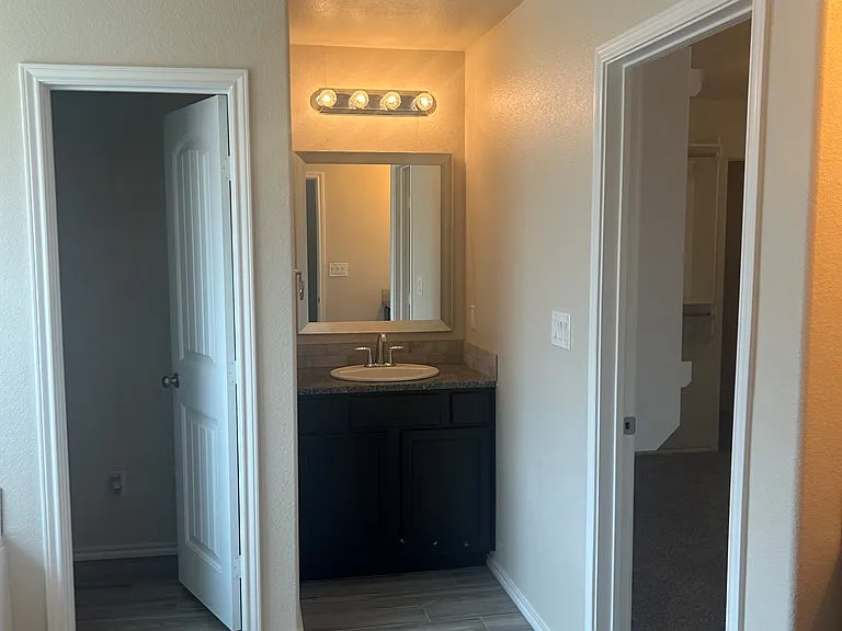 1023 E 90th Ct — Photo 11