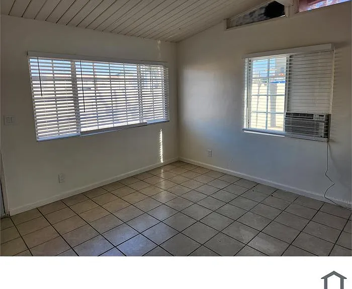 142 E Avenue Q7 — Photo 8