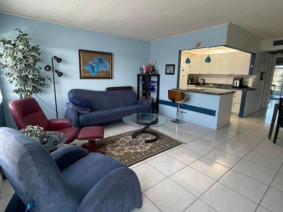 1st image of 3019 Harwood C #3019