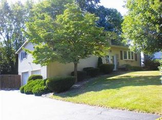 23 Fairview Dr, West Middlesex, PA 16159