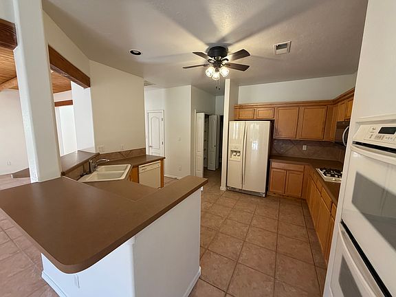 3rd image of 3727 Candelarias Ln NW