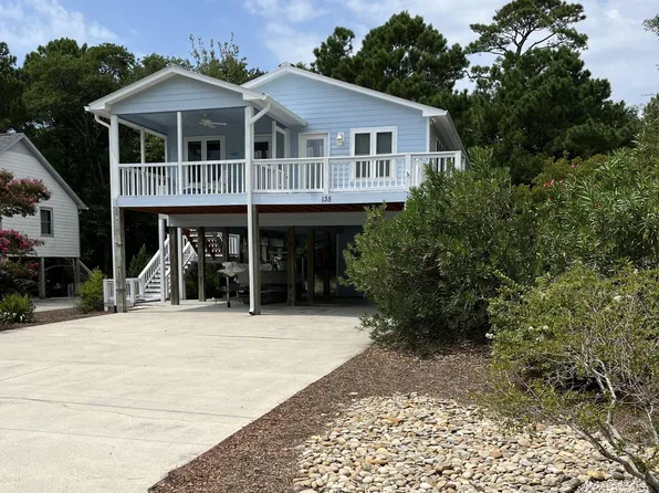 135 Page Place, Emerald Isle, NC 28594