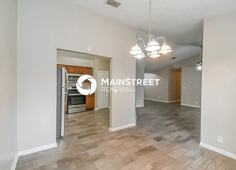 10838 Naples Ct S — Photo 5