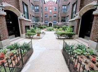 529 W Fullerton Pkwy, Chicago, IL 60614