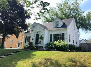 520 Waverly Ave, Grand Haven, MI 49417