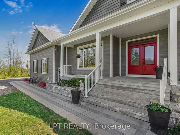 3rd image of 972 Aberdeen Rd E