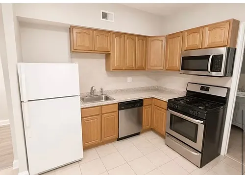 342 Irvine Turner Blvd #1L Photo 1