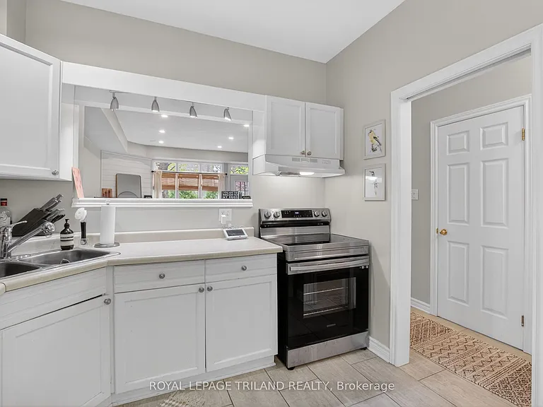 1415 Commissioners Rd W #21 — Photo 8