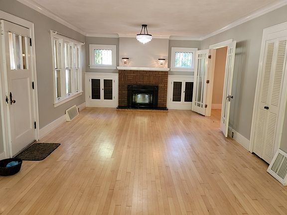 Shiny Wood Floors in LR