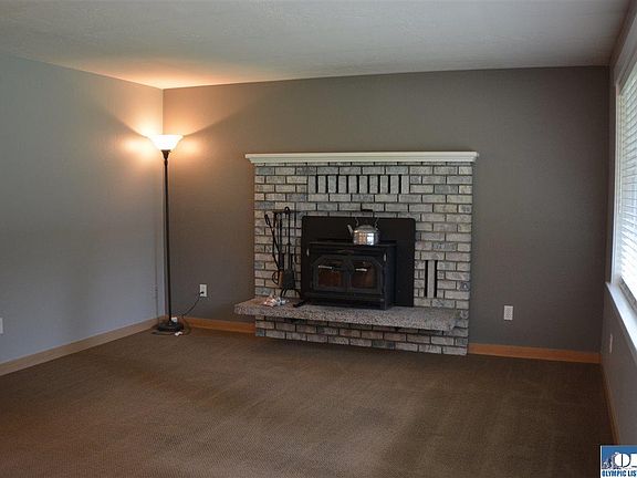 3rd image of 351 El Camino Dr