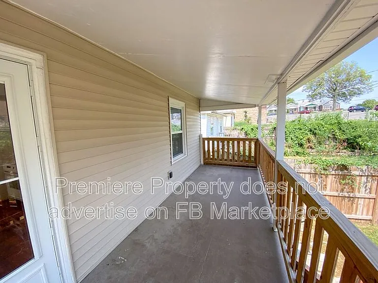 239 S Mill St — Photo 16
