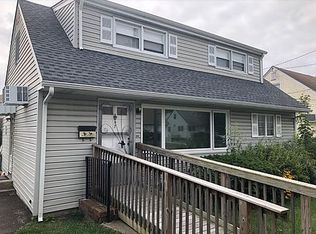 97 Greene Ave, Totowa, NJ 07512