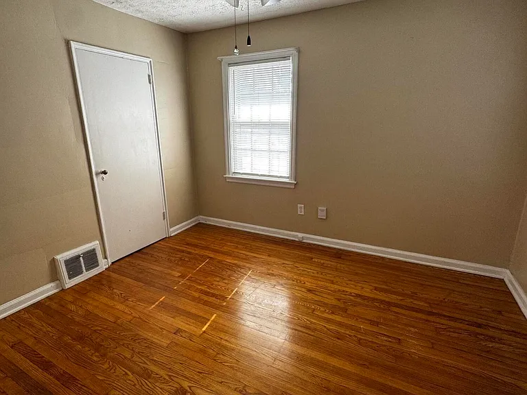 148 Shawnee Pl #4 — Photo 7