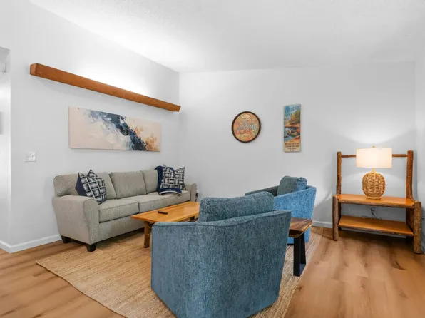 275 Ozark Mountain Resort Dr #51, Kimberling City, MO 65686