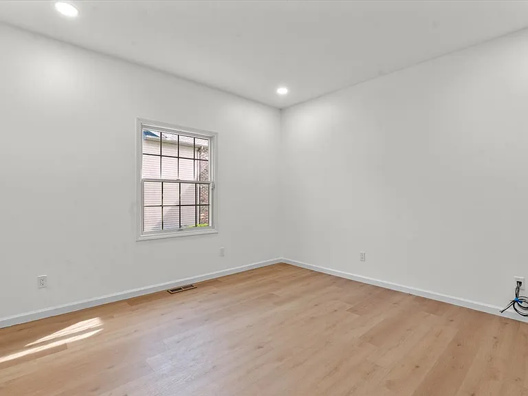 114 Heatherstone Dr #1 — Photo 23