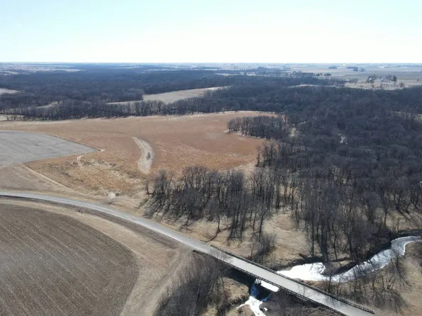 1 320th St, Crawfordsville, IA 52621