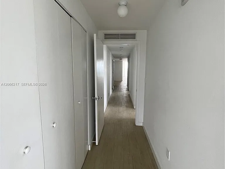 600 NE 27th St #1205 — Photo 35