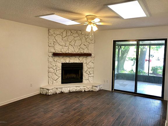 5th image of 8060 Village Gate Ct