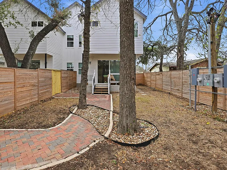 1208 W Oltorf St #A — Photo 21