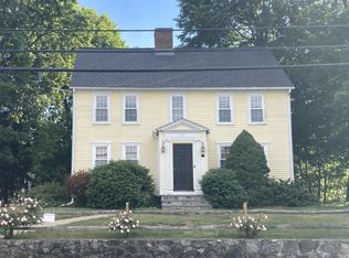 17 Centre St Floor 2, Rumford, RI 02916