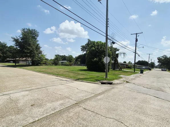 1401 Cactus Dr, Lake Charles, LA 70607