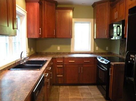 3rd image of 323 E Marshall St
