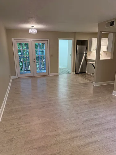 924 Penny Ln Photo 1